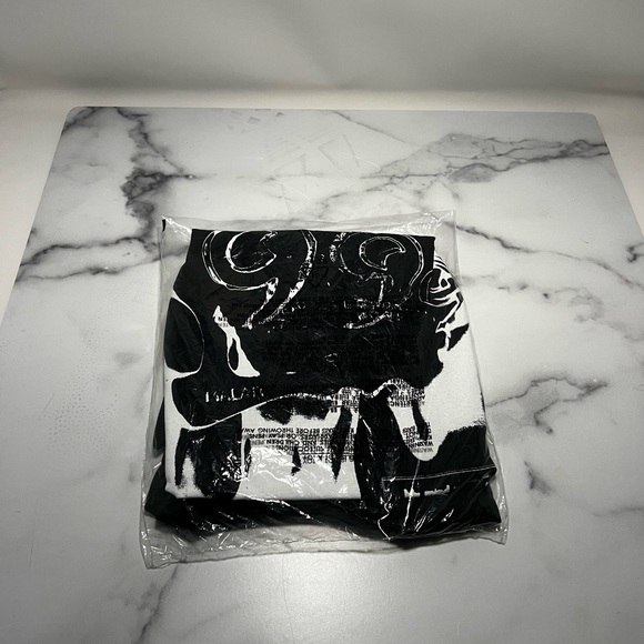 Lost Legends 999 TEE - Picture 3 of 5